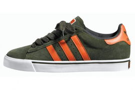 adidas滑板系列2010秋季新品預(yù)覽 革新鞋類(lèi)與配件，重塑街頭風(fēng)尚